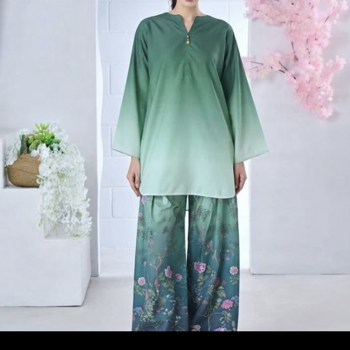 Tie n die shirt with printed farshi - Image 4