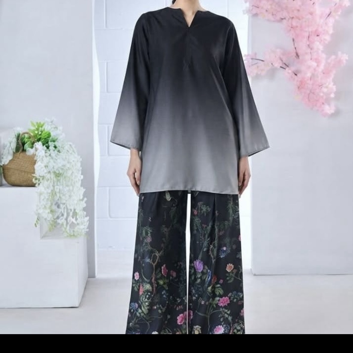 Tie n die shirt with printed farshi - Image 3