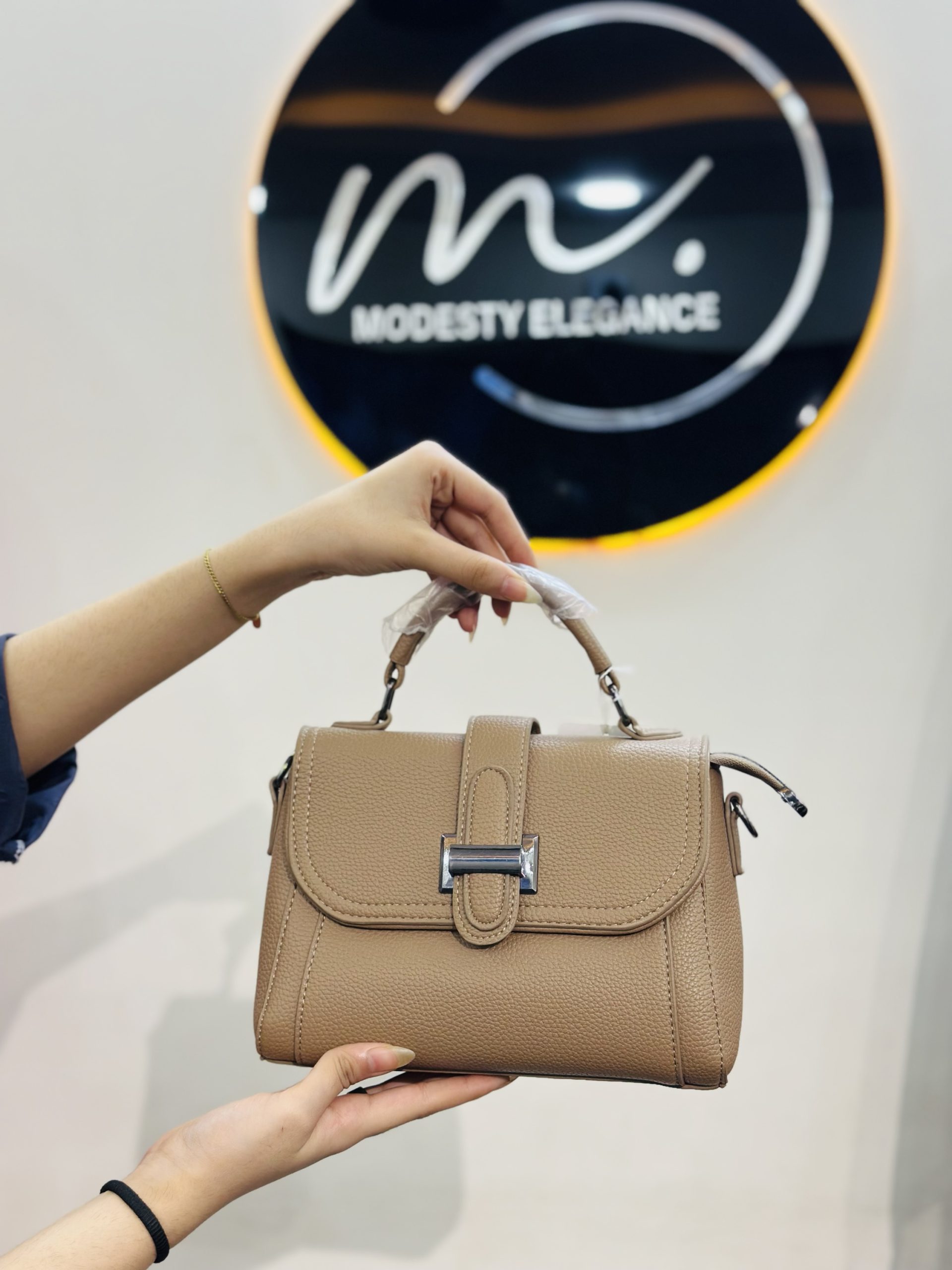 Skin or khaki bag - Image 2